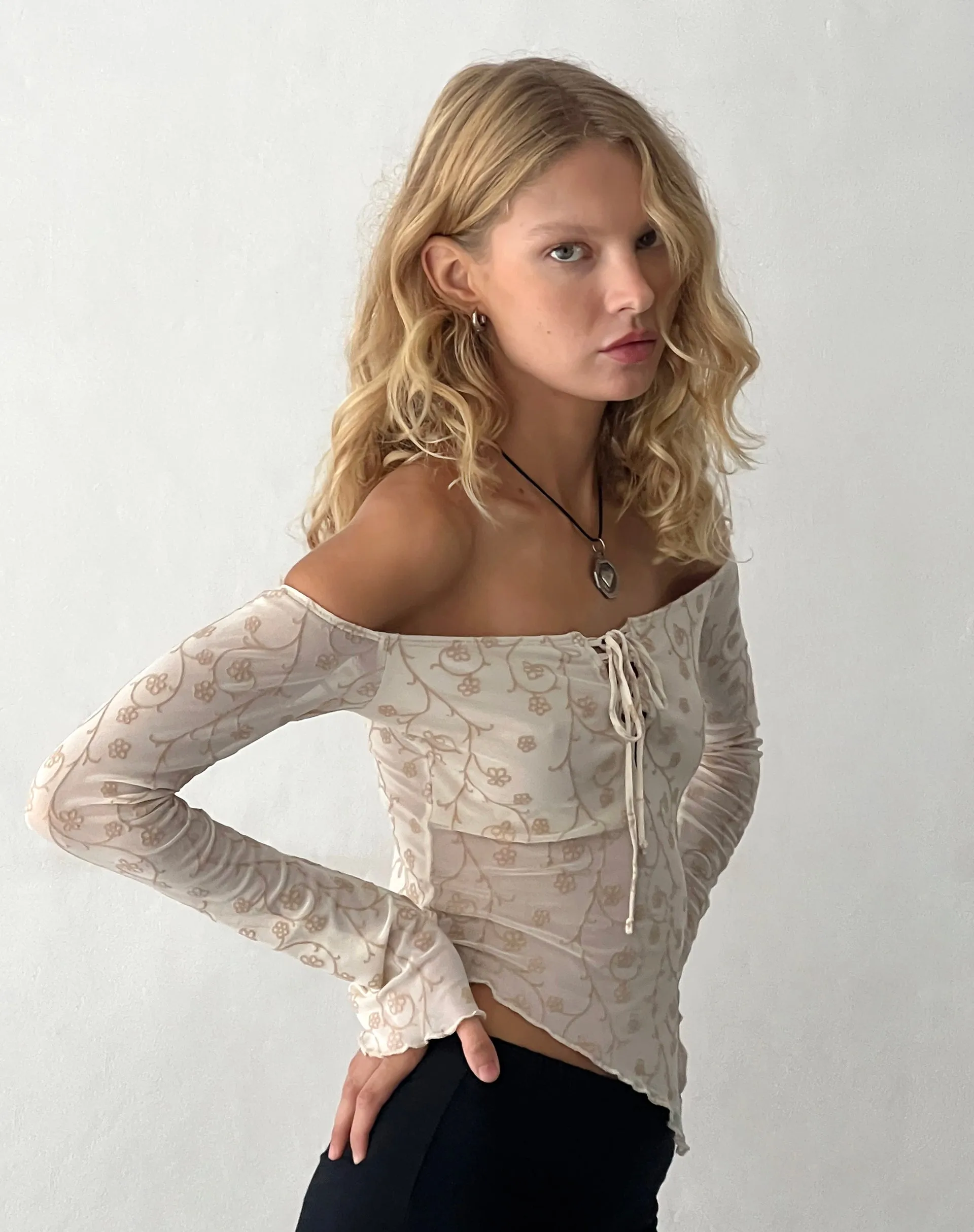 Sola Bardot Top in Beige Dainty Floral Flock