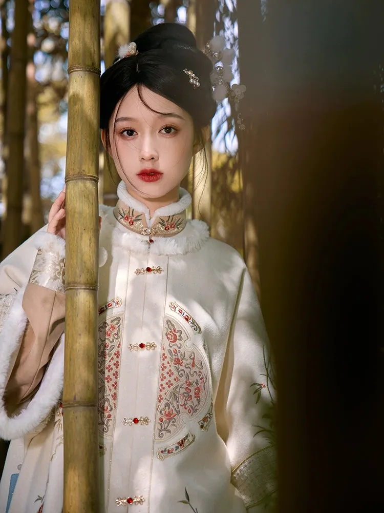 Tihong Haitang 剔红海棠 Picking Red Begonias Ming Dynasty Round Collar Jacket & Mamian Winter Set