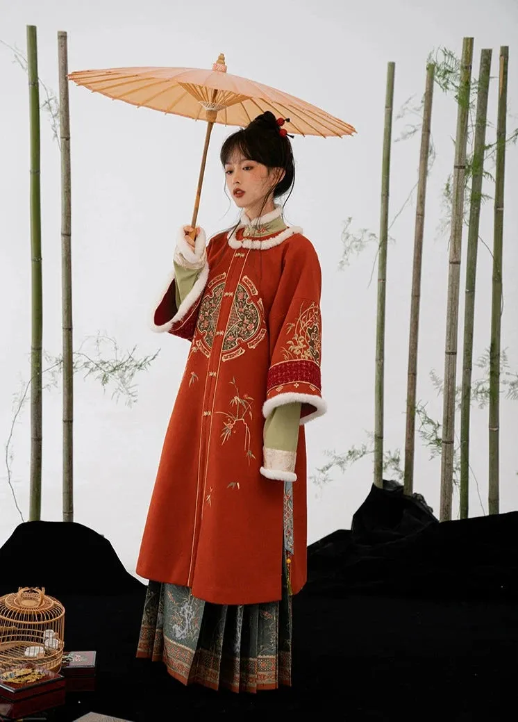 Tihong Haitang 剔红海棠 Picking Red Begonias Ming Dynasty Round Collar Jacket & Mamian Winter Set